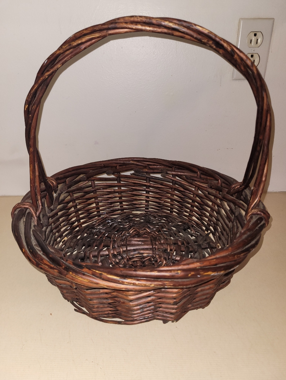 Vintage Large Round Decorative Wicker Basket with Arched Handle 15"